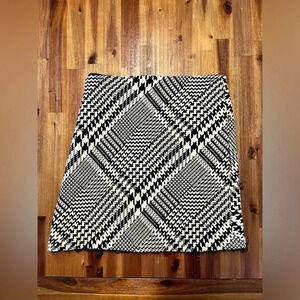 Kenneth Cole Black & Cream Houndstooth Wool Blend Pencil Skirt lace hem Size 8P